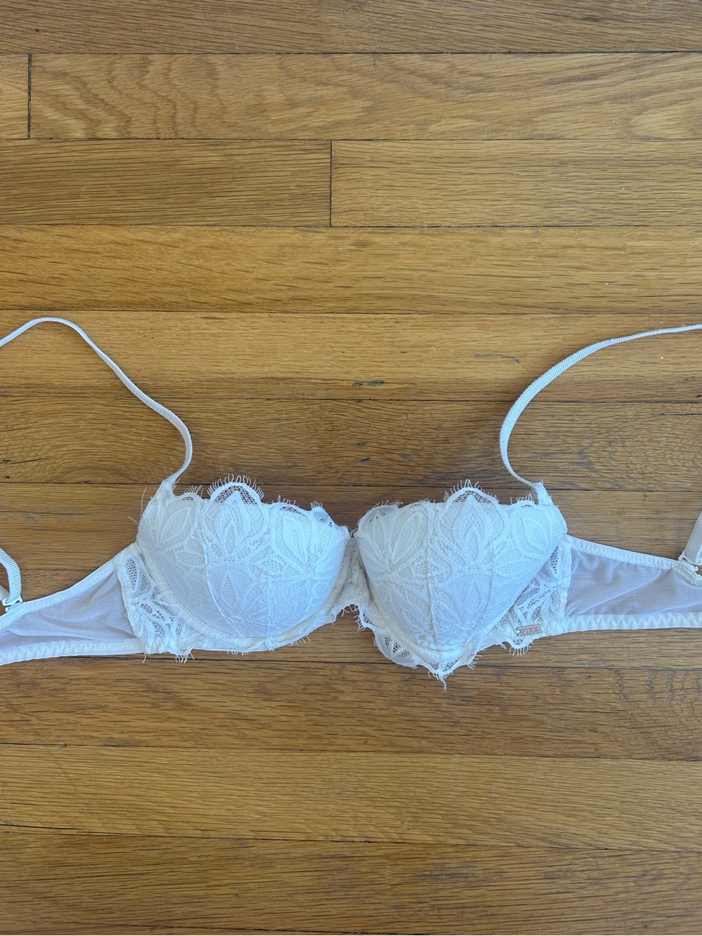 PINK / Victoria’s Secret Lace Bra in & White